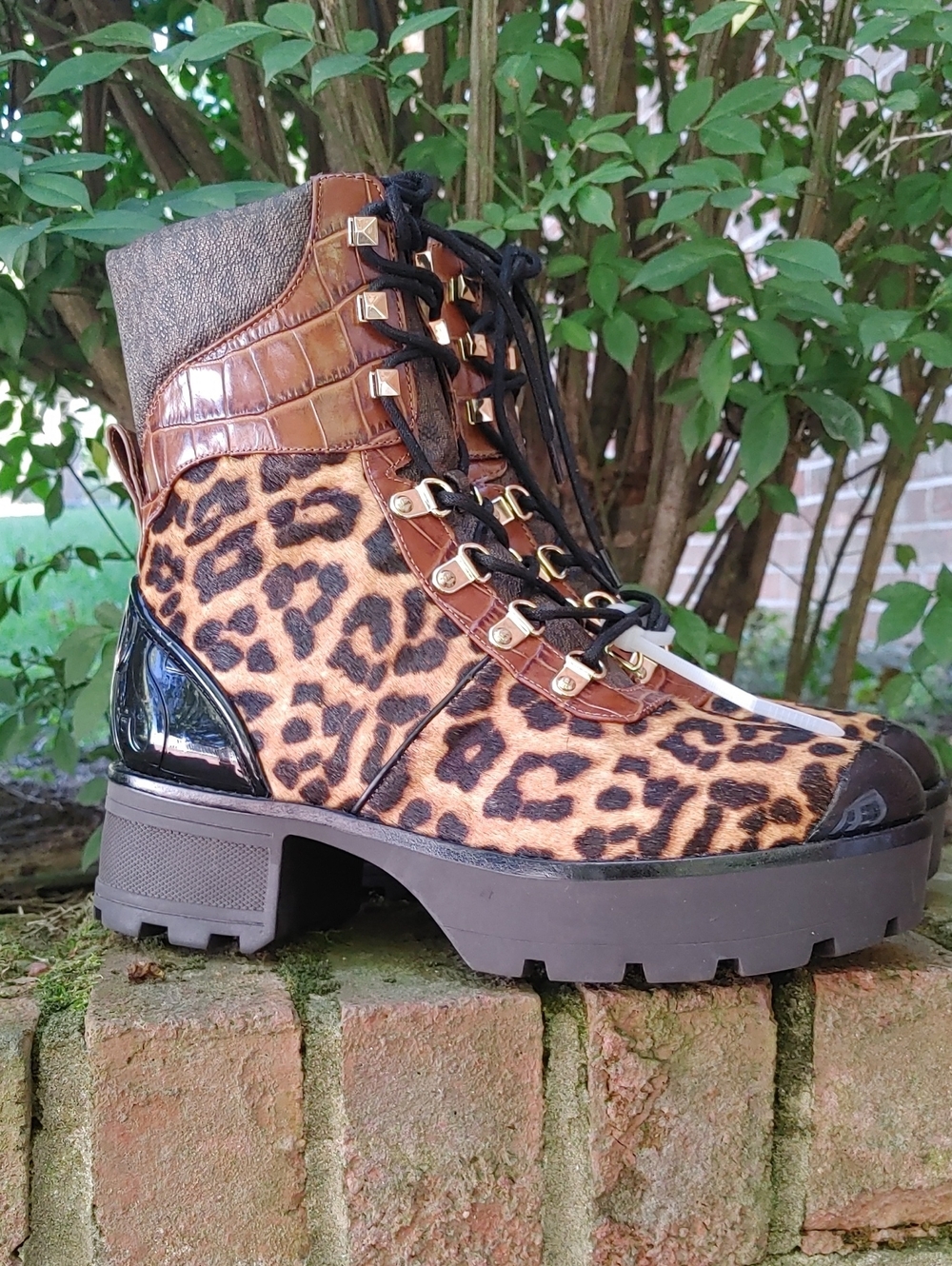 Michael Kors Khloe Leopard Print Lace-Up Platform Combat Boots Size 8.5 (1557)